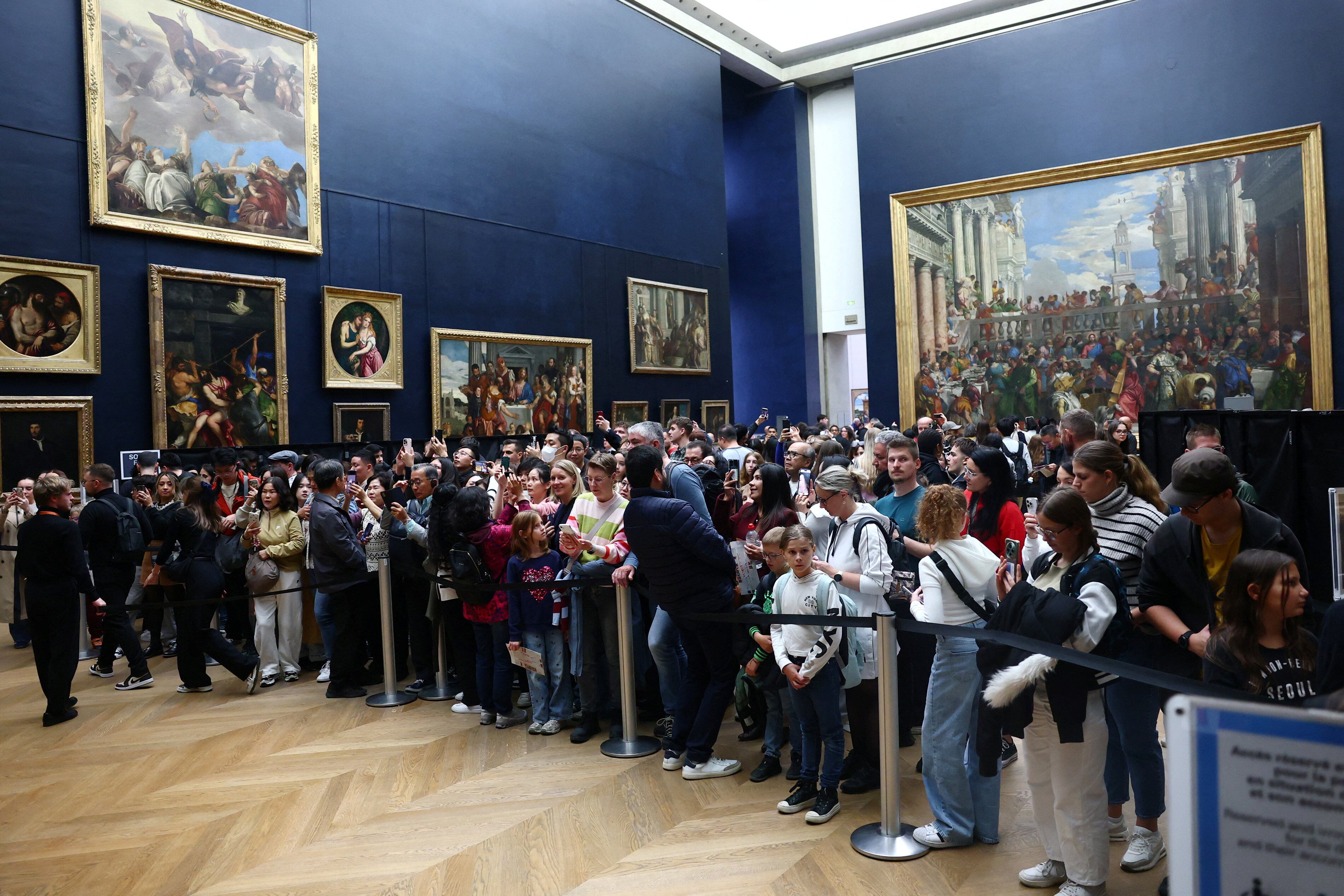 La fiscal tiene “una pequeña esperanza” de recuperar las joyas del Louvre