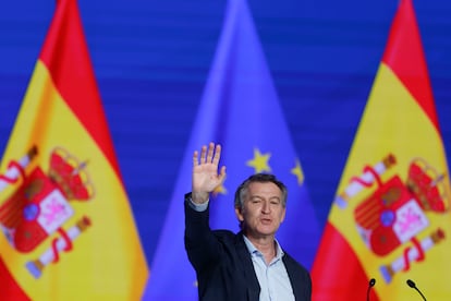 Feijoo aspira a un Gobierno en solitario sin renunciar a alianzas con Vox