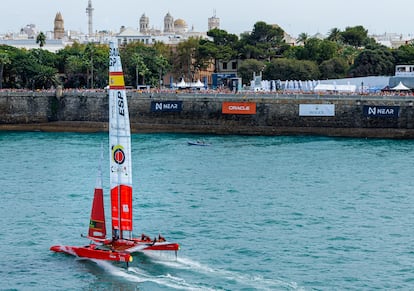 El equipo español en el Spain Sail Grand Prix en Cádiz, el año pasado.