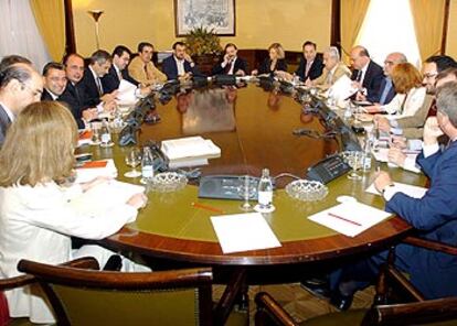 Primera reunión de la comisión de investigación parlamentaria por los atentados del 11-M, celebrada en el Congreso.