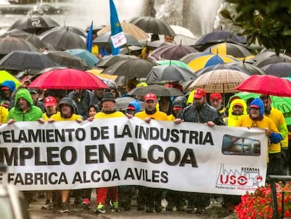 Trabajadores de la factoría que Alcoa tiene en Avilés.