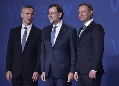 Desde la izquierda, Jens Stoltenberg, Mariano Rajoy y Andrzej Duda, este viernes.