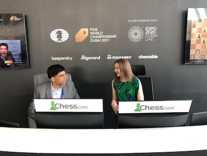 El pentacampeón del mundo Anand y la gran maestra Anna Muzychuk comentan en directo desde Dubái para Chess.com
