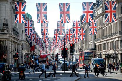 Regent Street, en Londres, también se ha engalanado con motivo del enlace.