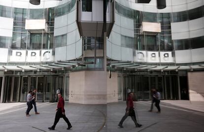 La entrada principal de la BBC, ubicada en Londres.