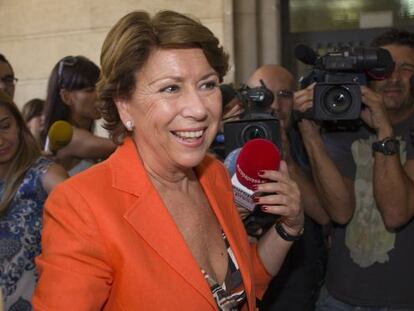 Former Public Works Minister Magdalena &Aacute;lvarez leaves court earlier this month. 