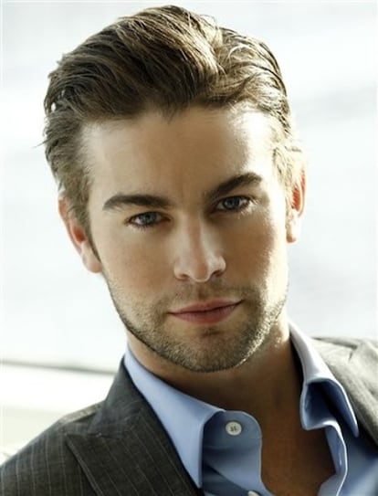 Para el guapo de <i>Gossip Girl</i>, Chace Crawford, las aventuras que los jóvenes británicos están protagonizando por estos días en España no han pasado inadvertidas. El actor de 24 años reconoce que no ha estado nunca en nuestras playas, pero que está "tentado" de venir a pasar sus vacaciones al "paraíso de la fiesta" en junio. O sea, que se va a Ibiza. "Me encantaría ir a conocer las grandes discotecas. Por lo que he escuchado, Ibiza es el tipo de isla que va conmigo", ha dicho Crawford. "No puedo esperar a alquilar una villa allí con mis colegas".