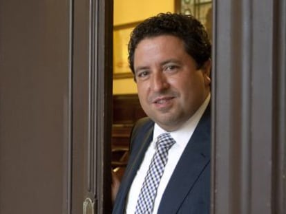 Javier Moliner, presidente de la Diputaci&oacute;n de Castell&oacute;n, en la puerta de su despacho. 