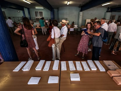 Ambiente en un colegio electoral en las elecciones generales del pasado 23-J.
