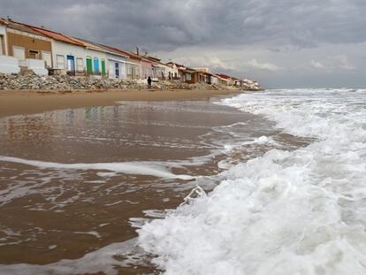 Las construcciones de la playa de Babilonia en Guardamar del Segura en una imagen tomada el pasado jueves.