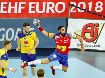 Valero Rivera en acción, en la final del Campeonato Europeo de Balonmano.