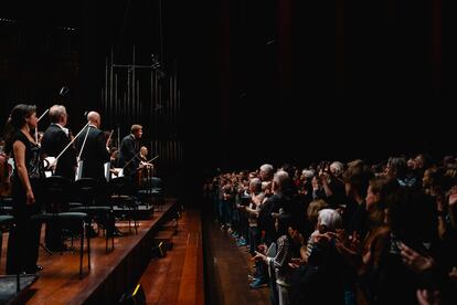 Klaus Mäkelä aclamado por todo el público en pie del Konserthus de Oslo, el pasado 25 de abril.