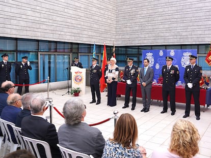 Acto del pasado martes por el día de la Policía Nacional en Paterna, en el que se premió a Levantina de Seguridad, en la persona de su propietario, José Luis Roberto.