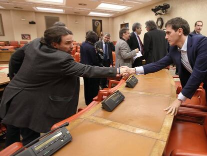 Podemos leader Pablo Iglesias and Cuidadanos leader Albert Rivera in Congress.