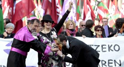 CC OO, LAB Y UGT durante la marcha en favor de los derechos de las mujeres