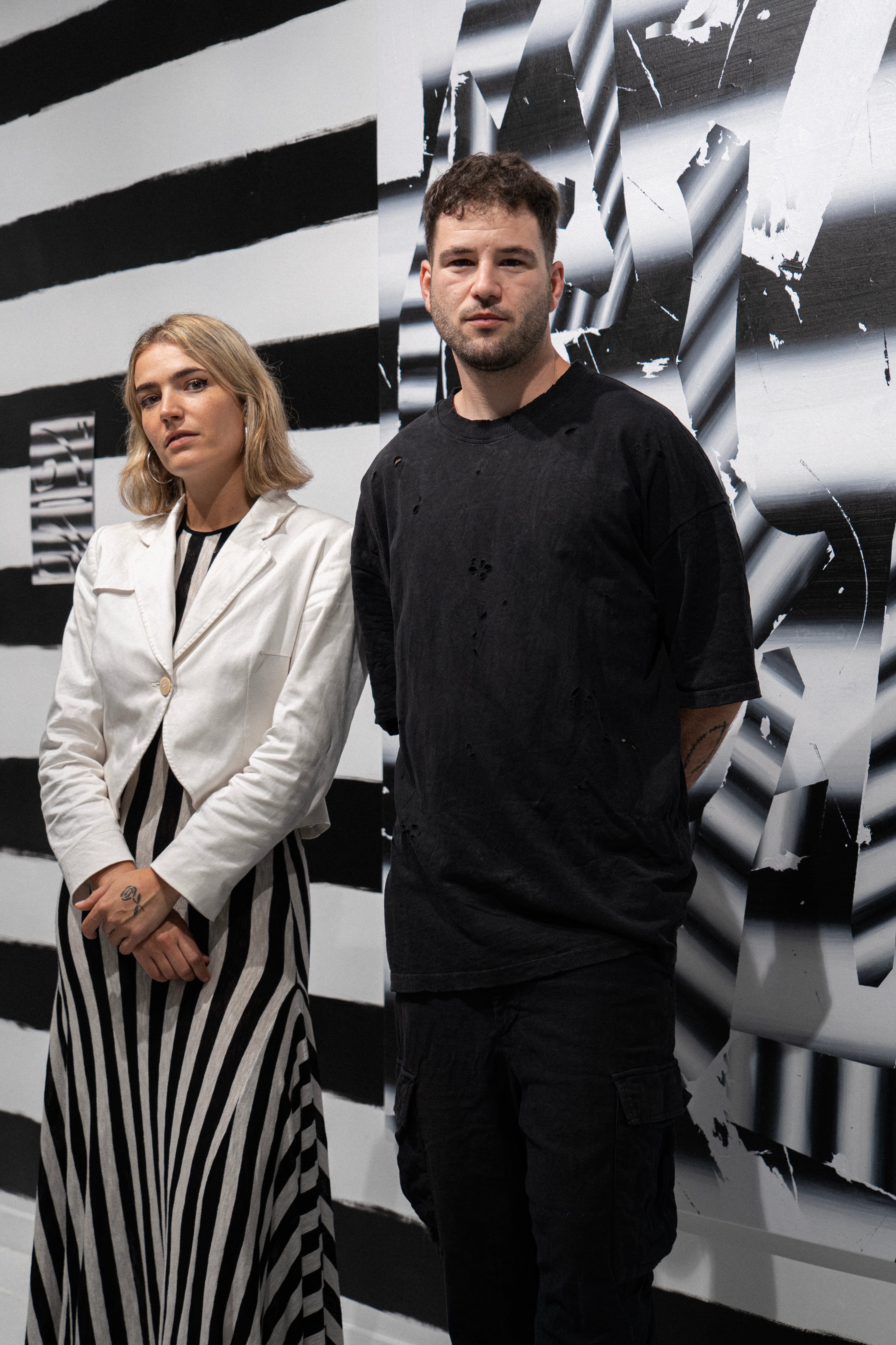 La galerista Casilda Pérez del Molino y el artista Néstor del Barrio.