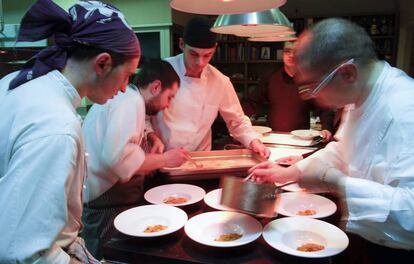 La cocina del restaurante Alejandro, en Roquetas de Mar (Almería). 