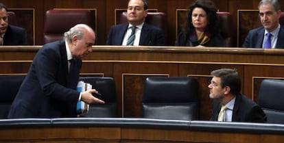 Jorge Fernández y Rafael Catalá, en el Congreso.