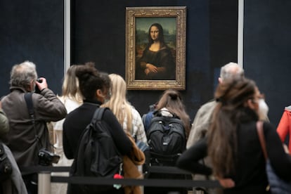 El cuadro de 'La Monalisa' de Leonardo Da Vinci en el museo del Louvre en París.