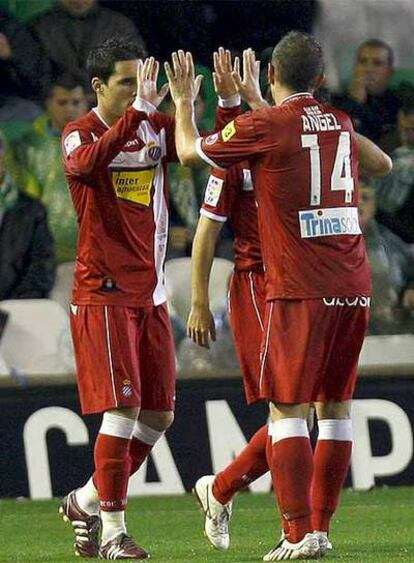 Los jugadores del Espanyol celebran el gol del empate ante el Betis