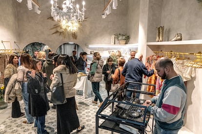 Inauguracin de la tienda de ropa Lola Guarch en Catarroja cuatro meses despus de la dana.