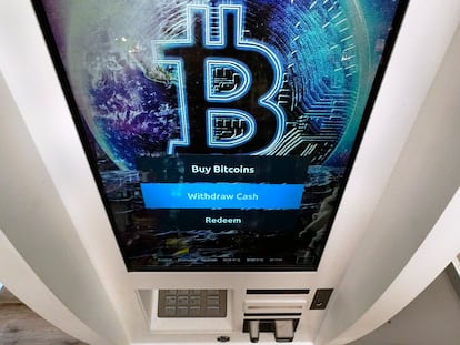 Um caixa eletrônico de bitcoin em Salem (Estados Unidos).