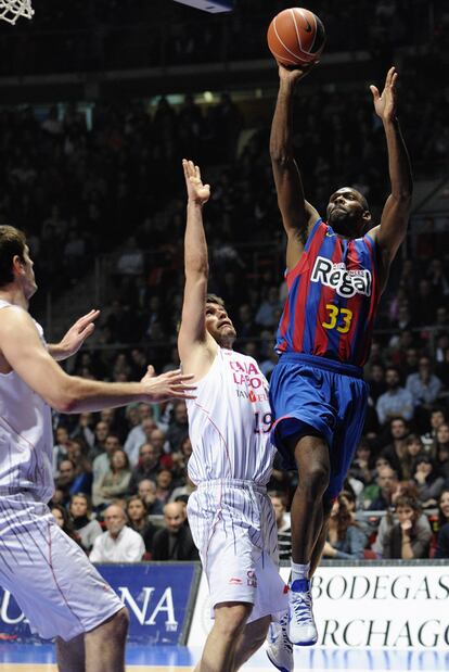 San Emeterio, ante Mickeal.