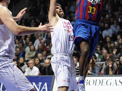San Emeterio, ante Mickeal.