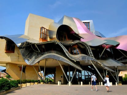 El hotel y balneario de vino de Marqués de Riscal, del arquitecto Frank Gehry.