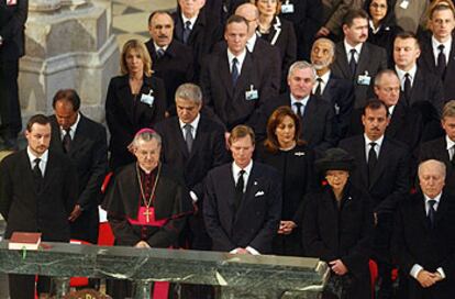 En primera fila, los príncipes Haakon de Noruega (izquierda) y Enrique de Luxemburgo (tercero por la izquierda).