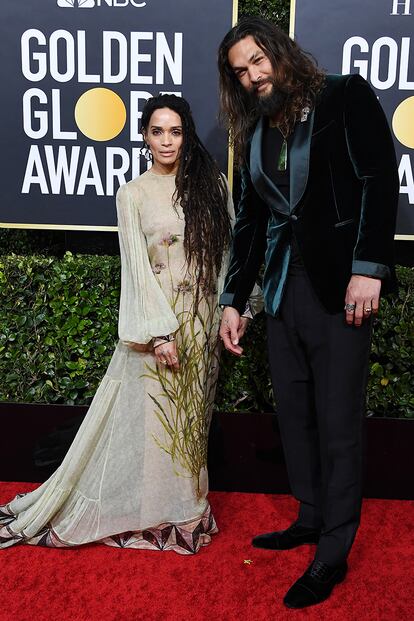 Jason Momoa, que presentó uno de los galardones, y su mujer, Lisa Bonet, hicieron gala de su estilo bohemio.