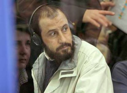 El presunto ideólogo de los atentados del 11-M, Rabei Osman el Sayed, <i>Mohamed el Egipcio,</i> en la sala blindada del juicio.