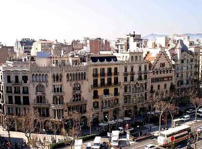 La &#39;Manzana de la Discordia,&#39; en el paseo de Gràcia.