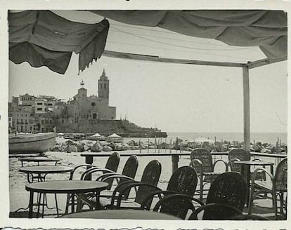 Al fondo la iglesia de San Bartolomé y Santa Tecla de Sitges