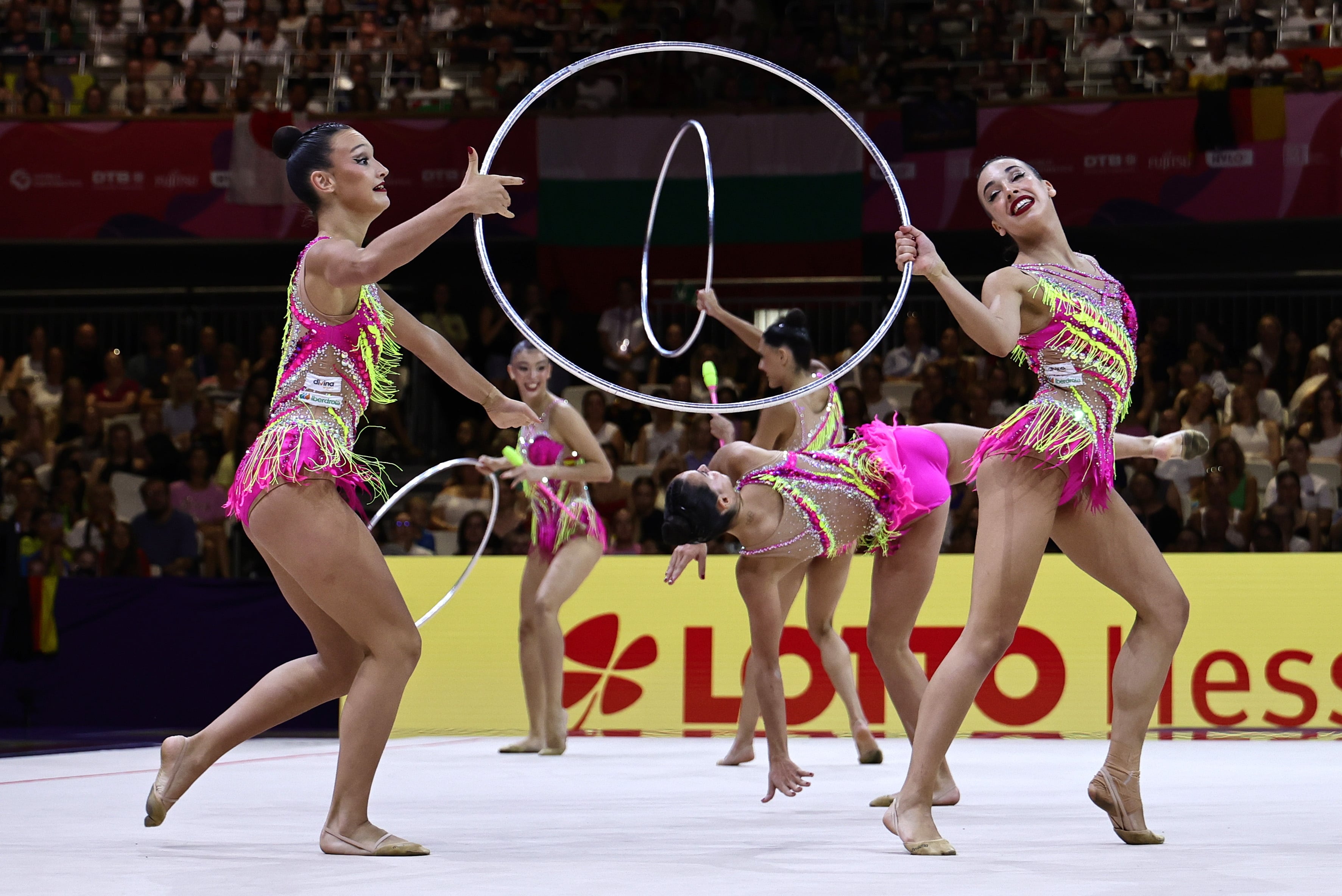 España suma la plata en la final de aros y mazas y cierra el Mundial de Fráncfort con otra medalla