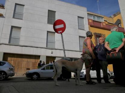 Fachada del inmueble que albergará un centro para menores inmigrantes no acompañados en Sevilla.