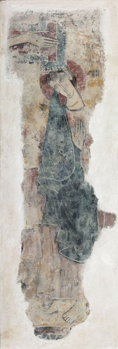 La segunda de los frescos traspasados a tela de la iglesia de Santa Eulalia de Estaon que representa a San Juan Evangelista.