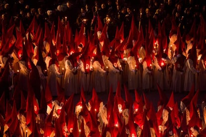 Procesión del Silencio en Zamora, donde los hermanos de la Cofradía de las Injurias o del Silencio alumbrarán el paso del mismo nombre, el 1 de abril de 2015.