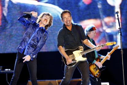 Mick Jagger y Bruce Springsteen durante el concierto de Lisboa.