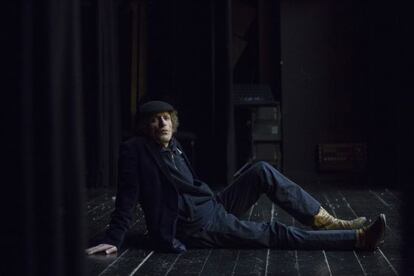 “Una matinada, la meva veu se’m va aparèixer en forma de cançó popular catalana i vaig deixar el rock”, confessa Xavier Baró.