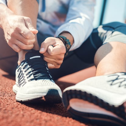 Artículo de EL PAÍS Escaparate que describe las ventajas de las zapatillas de running con placa de carbono