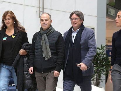 Laura Borràs, presidenta de Junts, Jordi Turull, secretario general del partido, Carles Puigdemont y Míriam Nogueras, portavoz de JxCat en el Congreso.