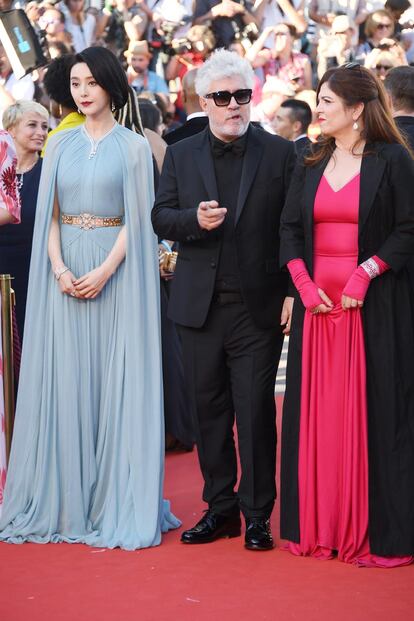 Fan Bingbing, Agnes Jaoui y el presidente del jurado, Pedro Almodóvar.