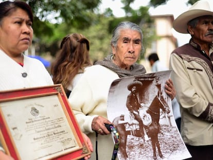 Manifestantes del Frente Zapatista en Morelos.