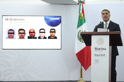 Omar García Harfuch anuncia la detención de un grupo delictivo donde estaban involucrados integrantes de la Marina.