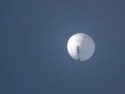 Un presunto globo espía chino en el cielo sobre Montana, Estados Unidos, el 1 de febrero.