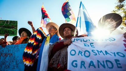 Personas indígenas protestan en Argentina