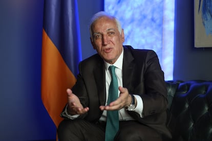 Vahagn Jachaturián