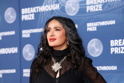 Salma Hayek durante la alfombra roja del Premio Breakthrough 2025 en Santa Mónica, California, este 5 de abril.