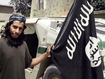 Abdelhamid Abaaoud, em uma foto divulgada em fevereiro.